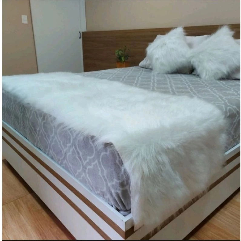 Manta Peseira de Pelúcia Luxo em Pelo Alto para Cama Queen - Elegância e Conforto